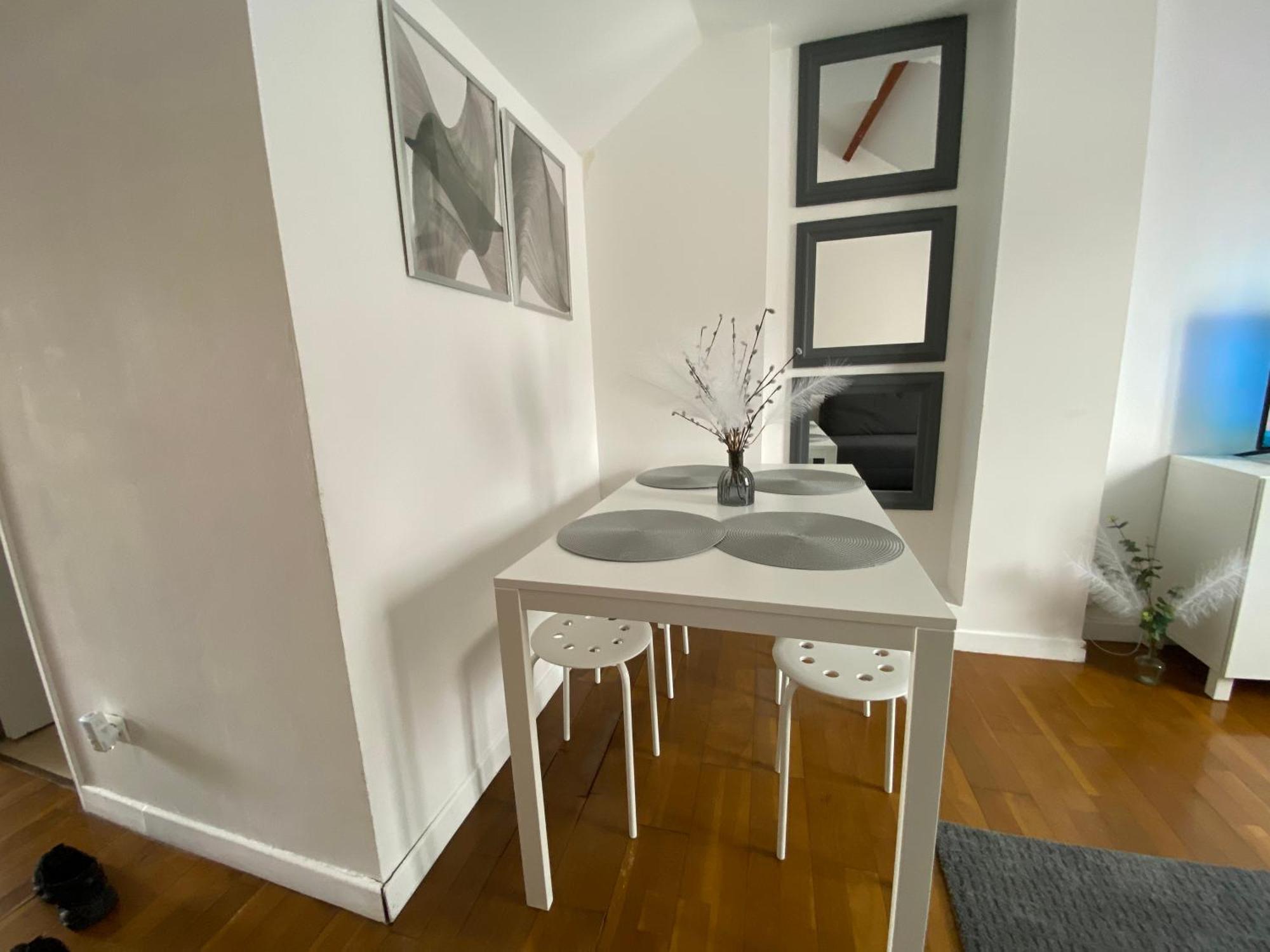 Duplex Minimaliste - 30 Min De Paris Apartment Saint-Ouen-l'Aumone Exterior photo