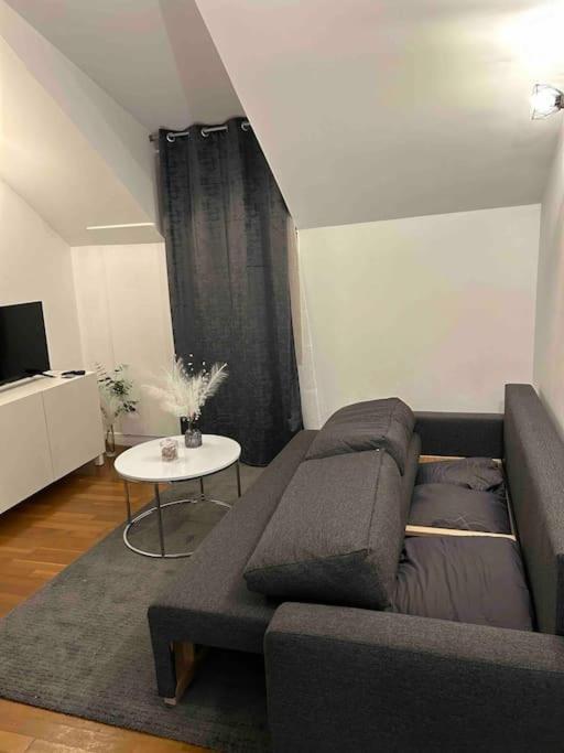 Duplex Minimaliste - 30 Min De Paris Apartment Saint-Ouen-l'Aumone Exterior photo